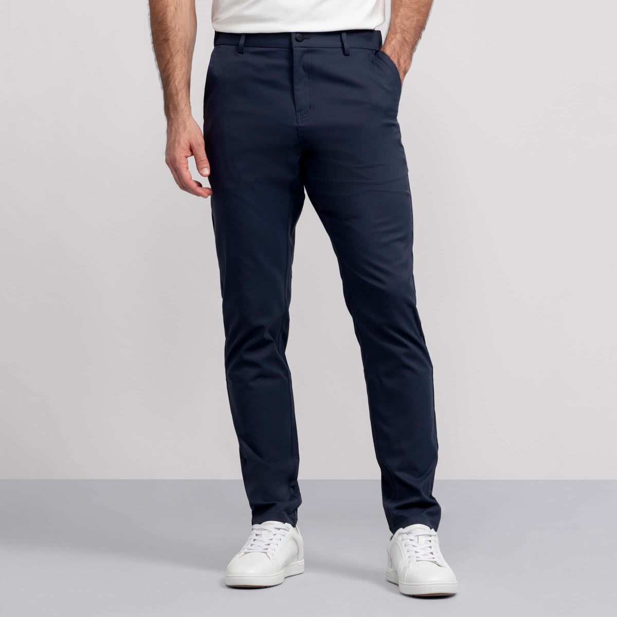 JetFlex — Pantalón Tech Slim Antiarrugas