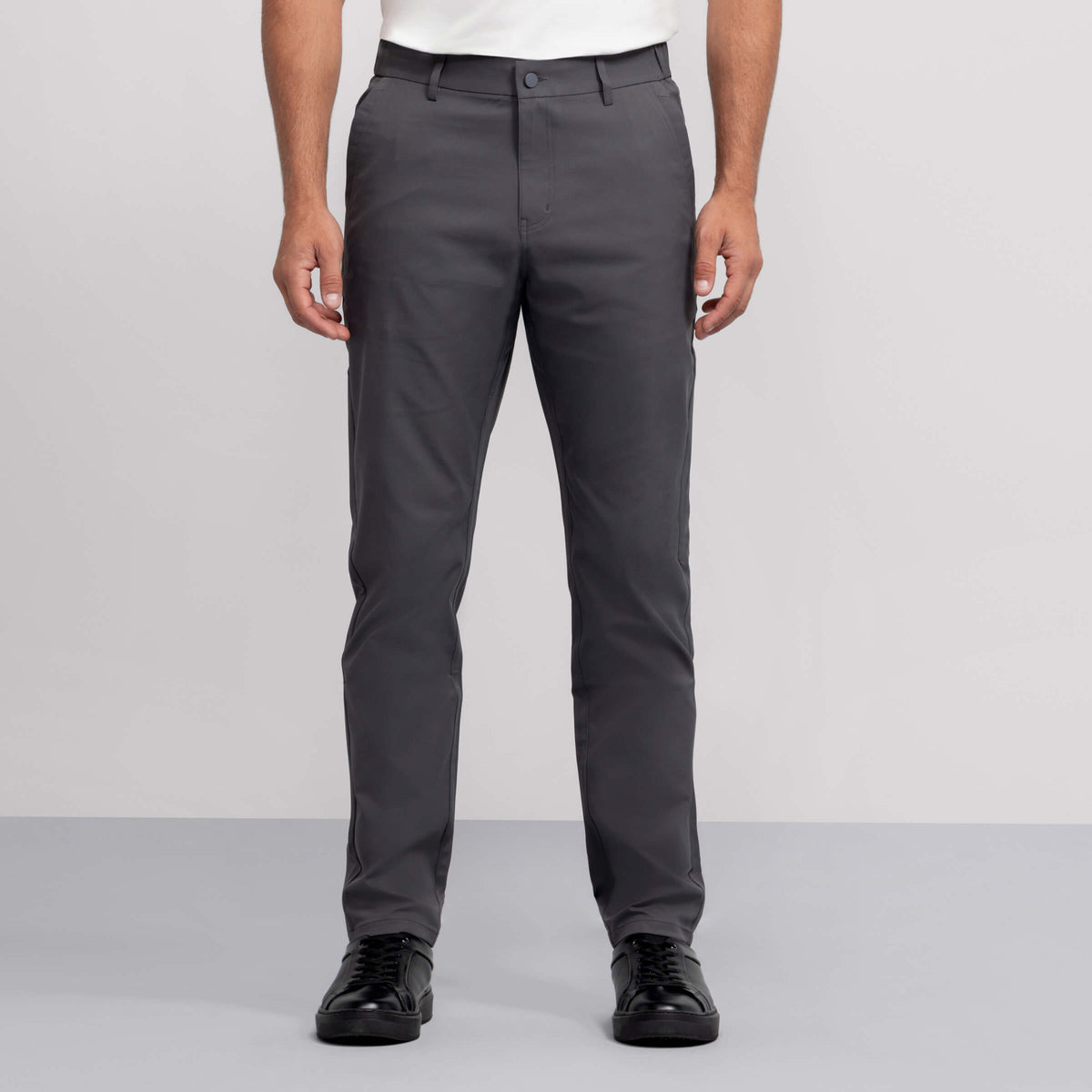 JetFlex — Pantalón Tech Slim Antiarrugas