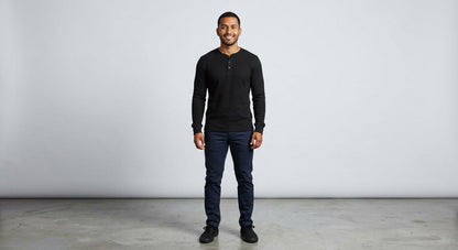 Thermal Henley negro modelo